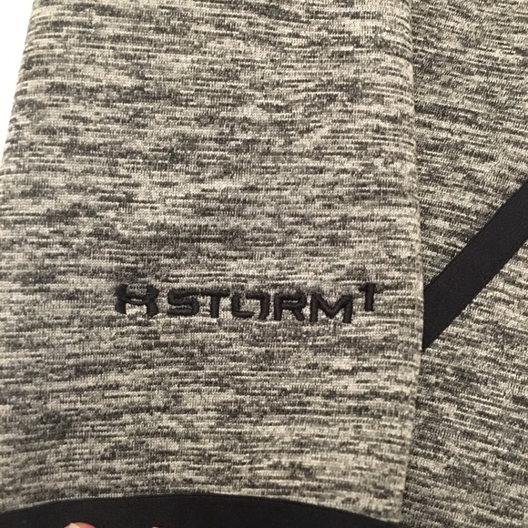 Under Armour Cold Gear Hoodie; Sz XS - Picture 4 of 8